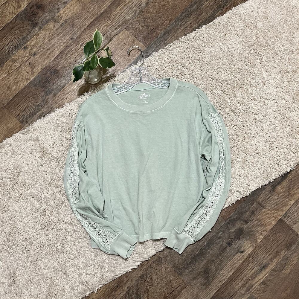 Hollister Size XS Green Distressed Wash Crochet Crewneck Long Sleeve Tee